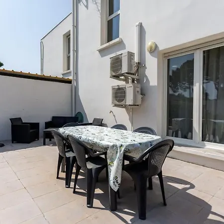 Prázdninový dům 8 Pers Climatisee Avec Terrasse Proche Sainte-Marie-la-Mer