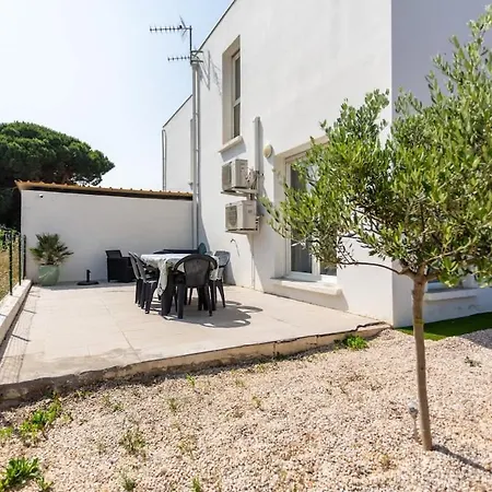 8 Pers Climatisee Avec Terrasse Proche Prázdninový dům *